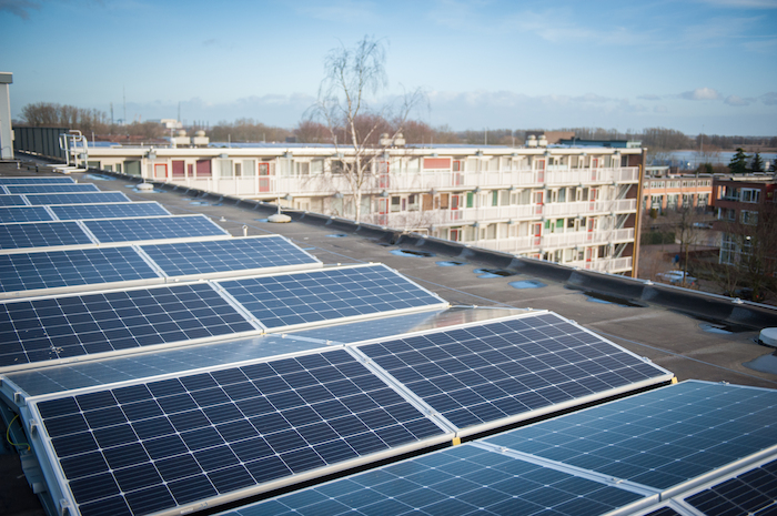 Zon op dak_Hardinxveld-Giessendam